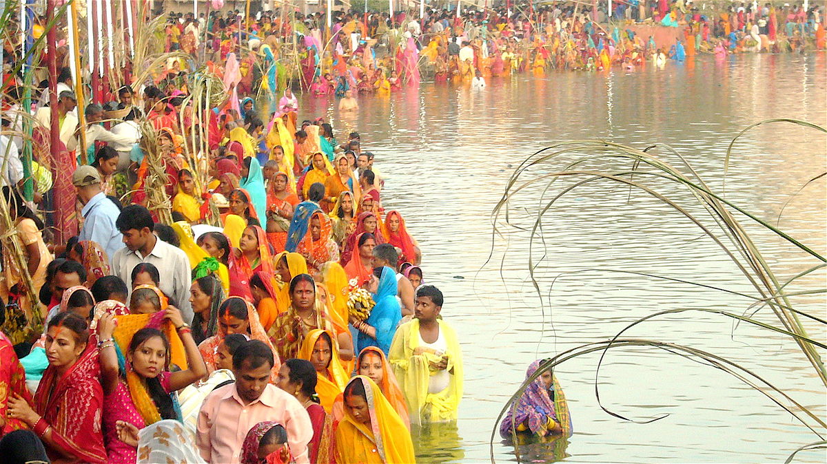 Chatth Puja 2017: केलवा के पात पर उगेले सूरजमल…छठ के अवसर पर सुनें ऐसे ही गाने