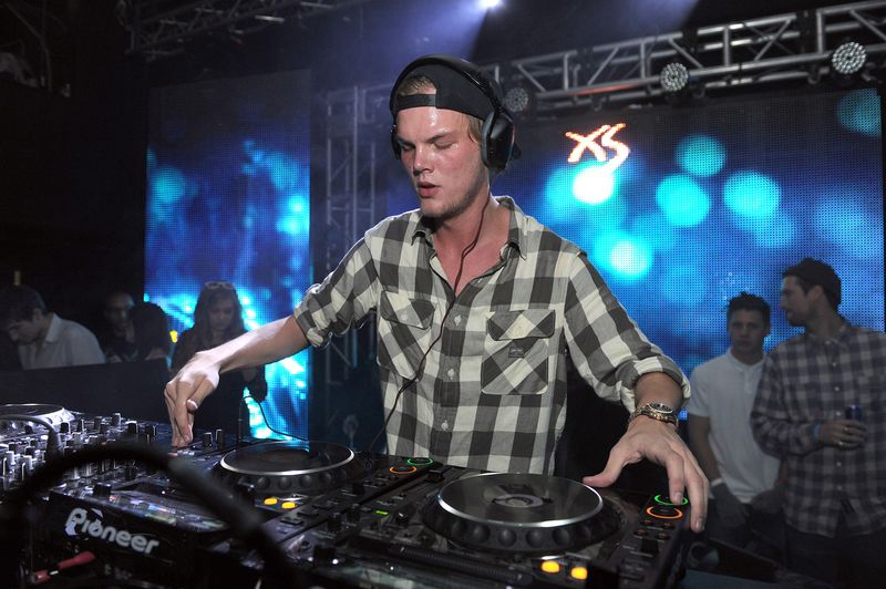 Dj Avicii का 28 साल की उम्र में निधन, EDM को दिलाई दुनिया में पहचान