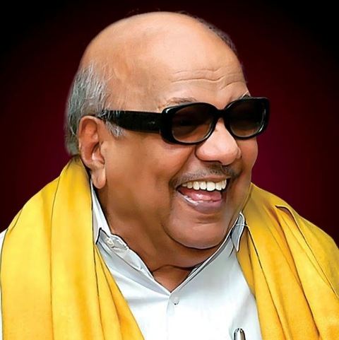 Karunanidhi Funeral LIVE: मरीना बीच पर ही दफनाए जाएंगे करुणानिधि, हाई कोर्ट से मिली इजाजत