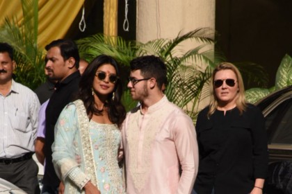 Priyanka Chopra Nick Jonas Wedding: प्रियंका के ससुराल वालों पर चढ़ा भारतीय रंग, तिलक लगा निक ने चुराया दिल