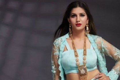 Bigg Boss 11 की कंटेस्टेंट Sapna Chaudhary का हर लुक चर्चा का विषय बन जाता है लेकिन इस बार उनका टैटू हंगामा कर रहा है|