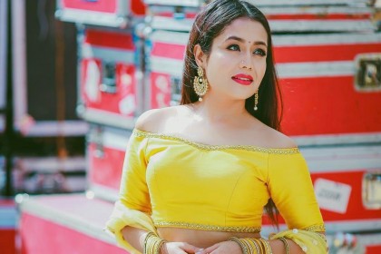 Neha Kakkar की SHOCKING कमाई है इतनी, यहां देखिये क्या है उनकी Net Worth? Neha Kakkar ने Chamma Chamma , Gali Gali ,Aankh Marey , Tension Wali Raat गाये है