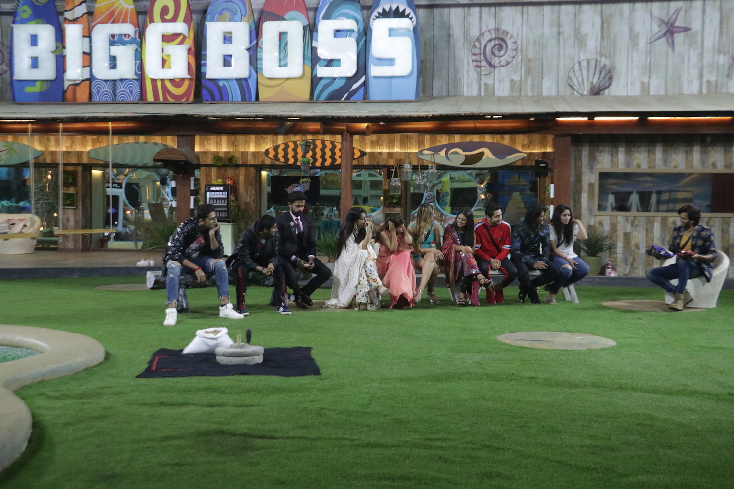 Bigg Boss 12: Weekend Ka Vaar LIVE: जसलीन और मेघा हुई घर से बेघर, रोमिल चौधरी को हुई ख़ुशी