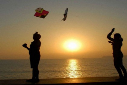 Makar Sankranti 2019: इस वजह से इस बार 15 जनवरी को मनाईं जाएगी मकर संक्रांति, ये हैं इसे मनाने हैं मुख्य कारण