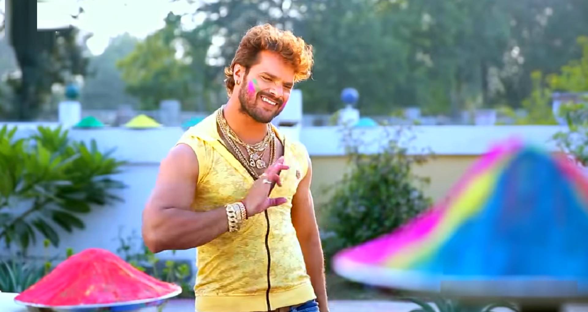 Holi Songs 2020: होली पर खेसारी लाल यादव के ये गाने चढ़ा देंगे आप पर रंगों का नशा, थिरके बिना नहीं रुकेंगे पैर