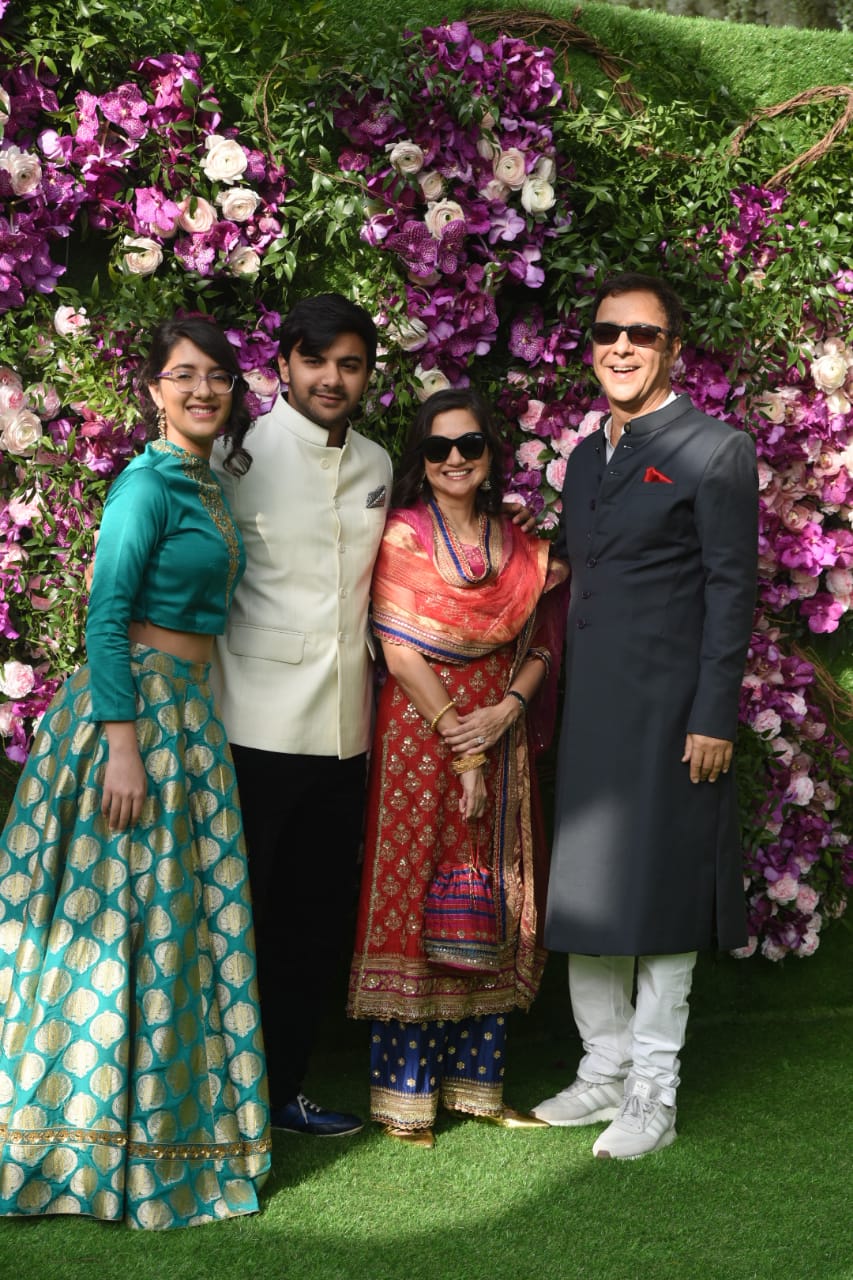 Vidhu vinod chopra with family