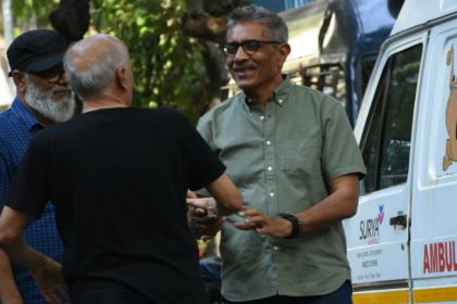 Ajay Devgn father Veeru Devgan demise Prakash Jha smiling photos viral