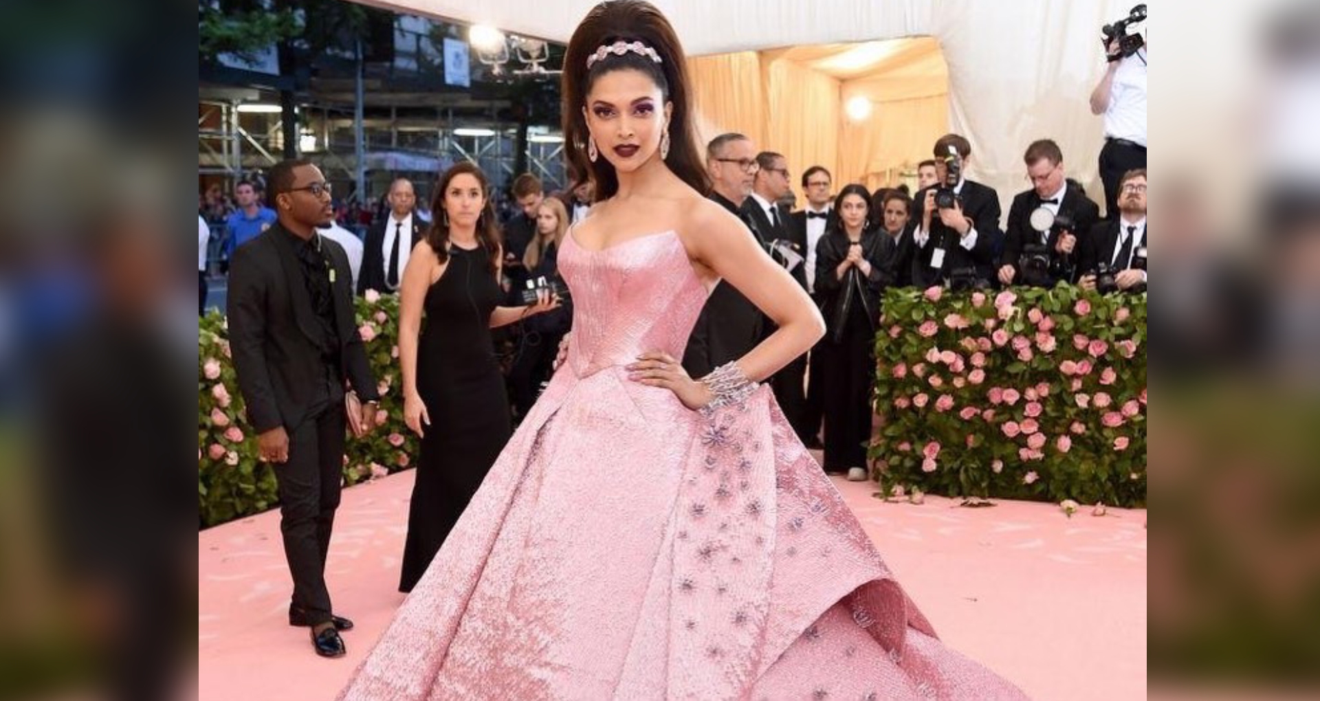 Met Gala 2019: दीपिका पादुकोण बनी डिज्नी प्रिंसेस, इंटरनेशनल पिंक कारपेट पर स्टाइलिश अंदाज में बिखेरा जलवा