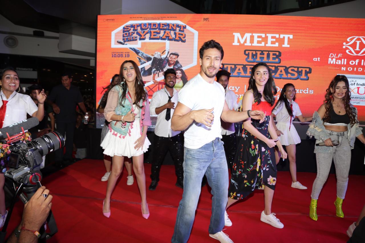 Student Of The Year 2 Tara Sutaria Ananya Pandey Tiger Shroff Dance