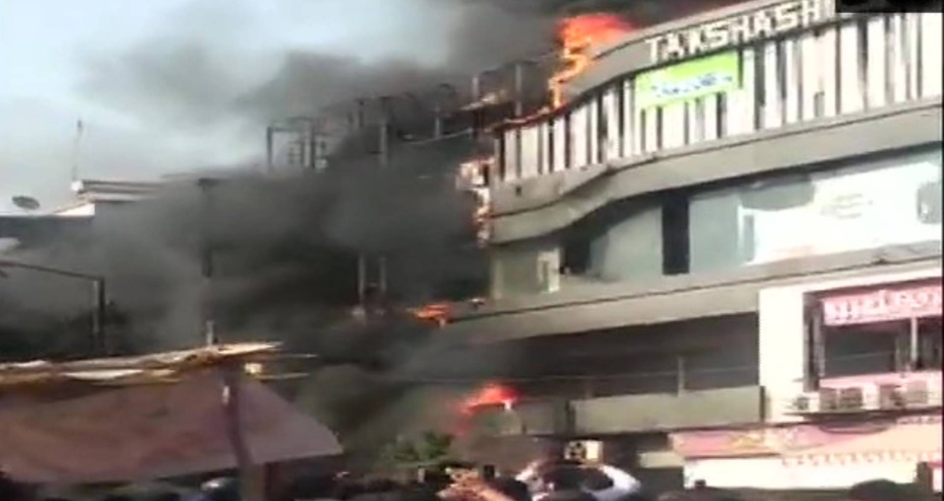 Surat Fire : सूरत के तक्षशिला कॉम्पलेक्स में भीषण आग लगने से 19 छात्रों की मौत, पीएम नरेंद्र मोदी ने जताया दुख