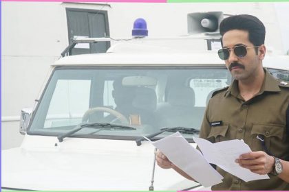 आयुष्मान खुराना आर्टिकल 15 में पुलिस की भूमिका निभाते हुए (फोटो-इंस्टाग्राम)