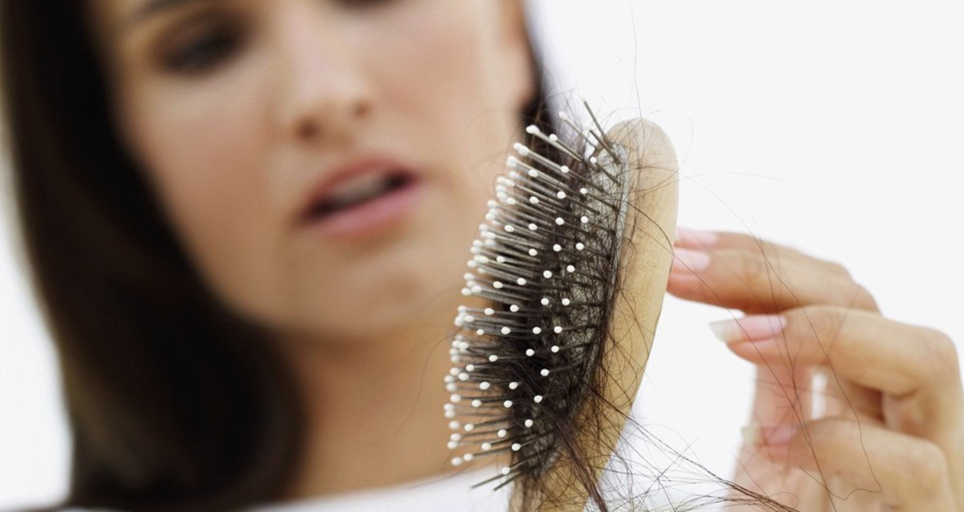 Hair Care Tips: झड़ते बालों के पीछे होते हैं कई कारण, आप भी जानिए इन्हें और रहिए सतर्क