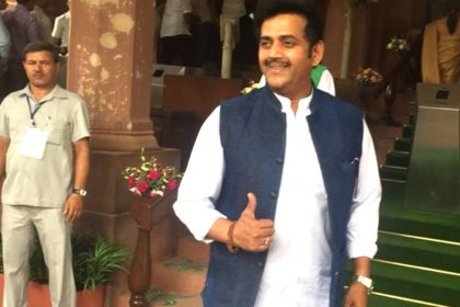 Ravi Kishan In Parliament