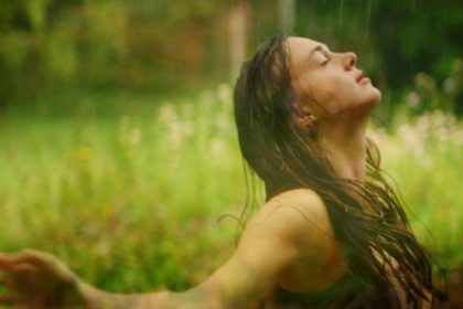 Skin and hair care tips in Monsoon use these items for it