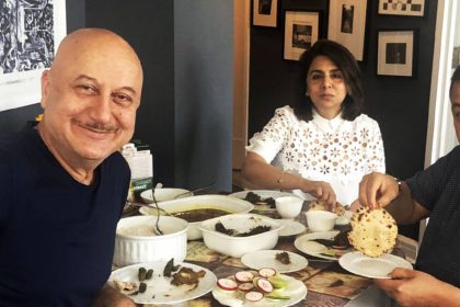 Anupam Kher with rishi Kapoor