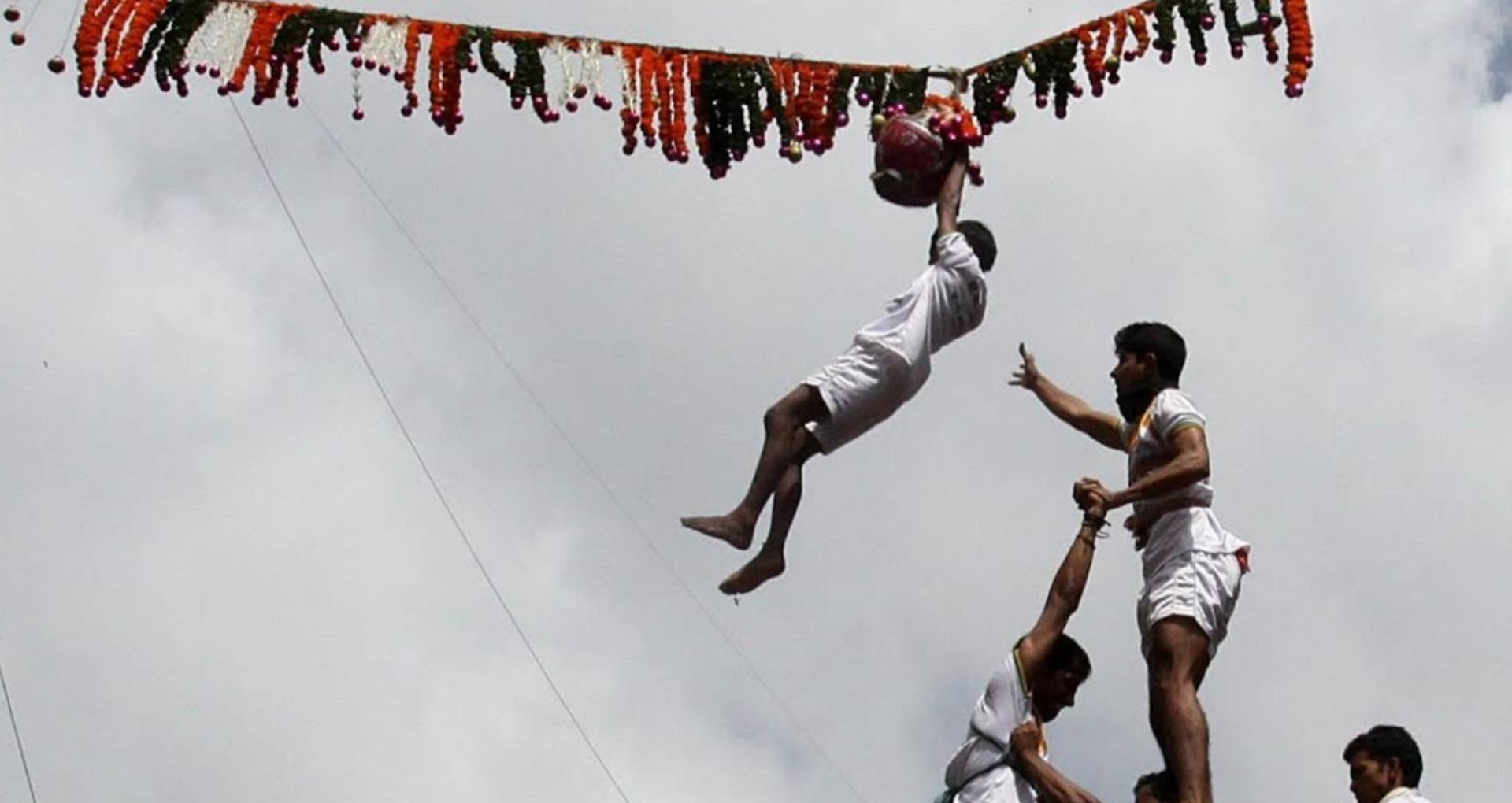 Dahi Handi 2019: इस दिन मनाया जाएगा दही हांडी का त्योहार, जानिए इसका महत्व और इतिहास