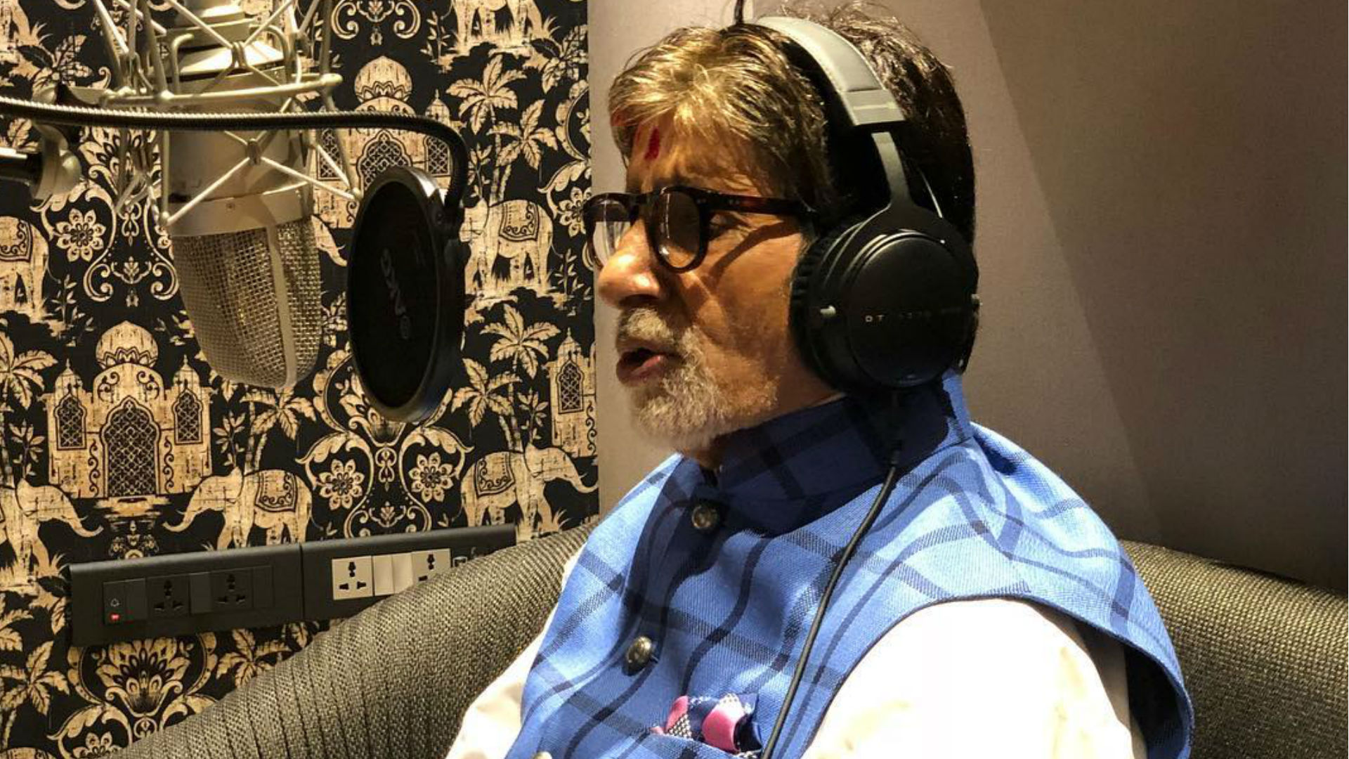 Amitabh Bachchan: वॉयस ओवर आर्टिस्ट से सदी का महानायक बनने तक का सफर, बिग बी क्यों हैं इस सम्मान के हकदार?