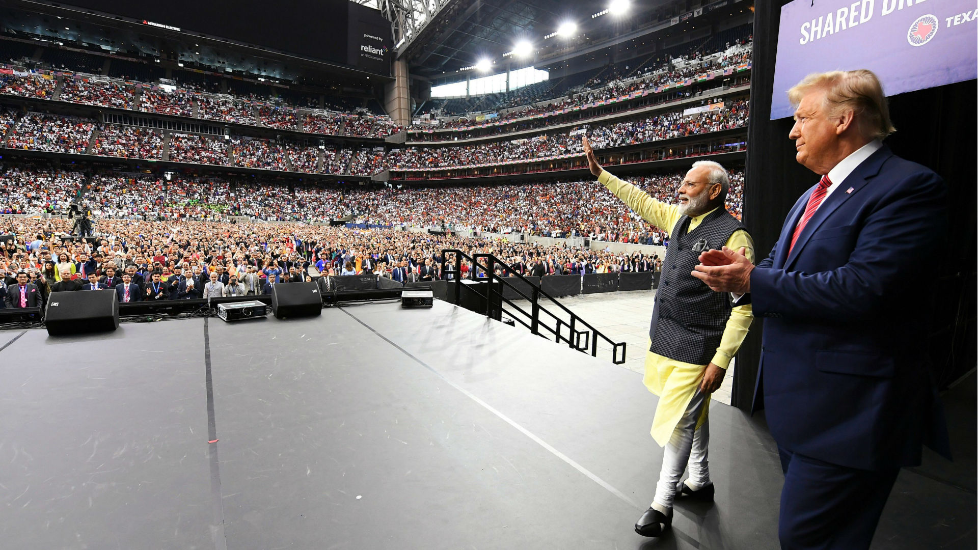 Howdy Modi: ‘हाउडी मोदी’ में छाए प्रधानमंत्री नरेंद्र मोदी, बॉलीवुड बोला- एक दिन हम दुनिया पर करेंगे राज