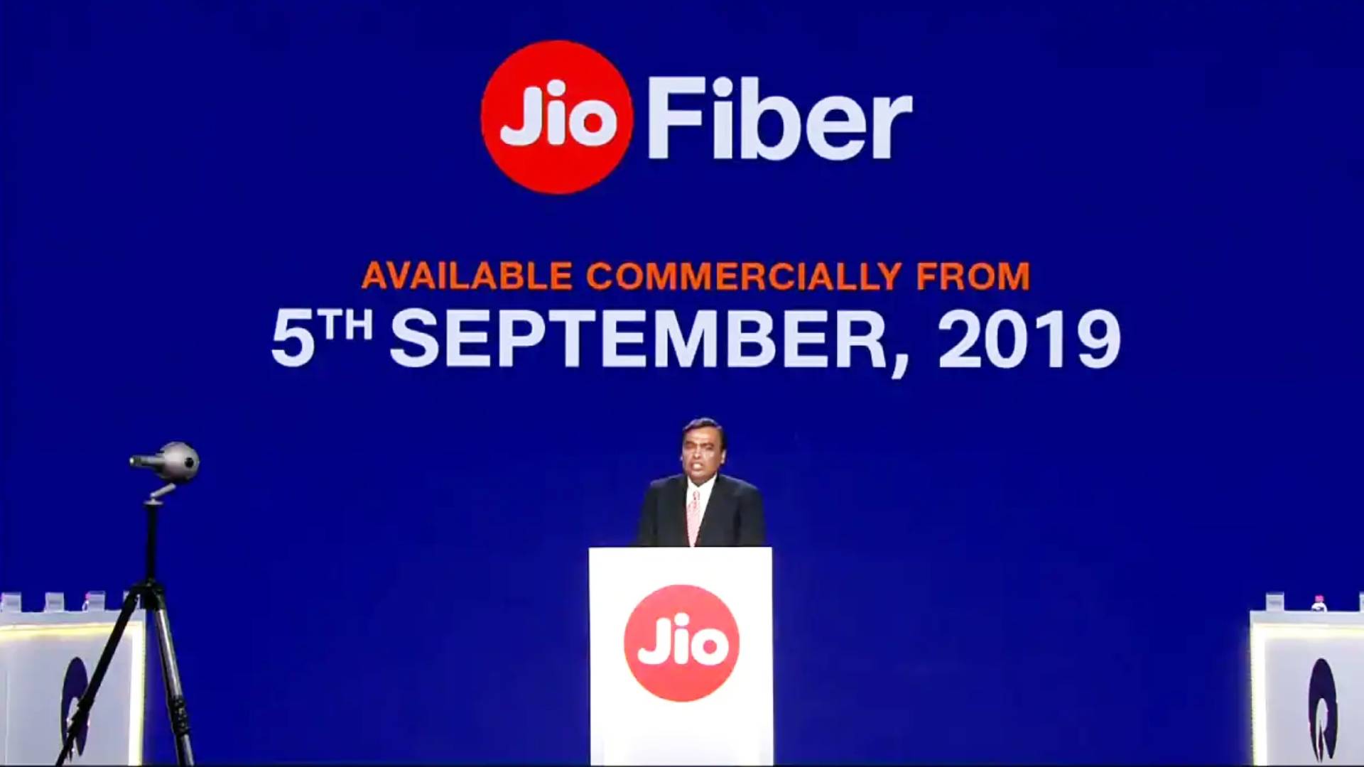 Jio Giga Fiber: रिलायंस की ‘जियो गीगा फाइबर’ ब्रॉडबैंड सेवा आज से शुरू, महज 700 रुपए में मिलेंगी ये सर्विस