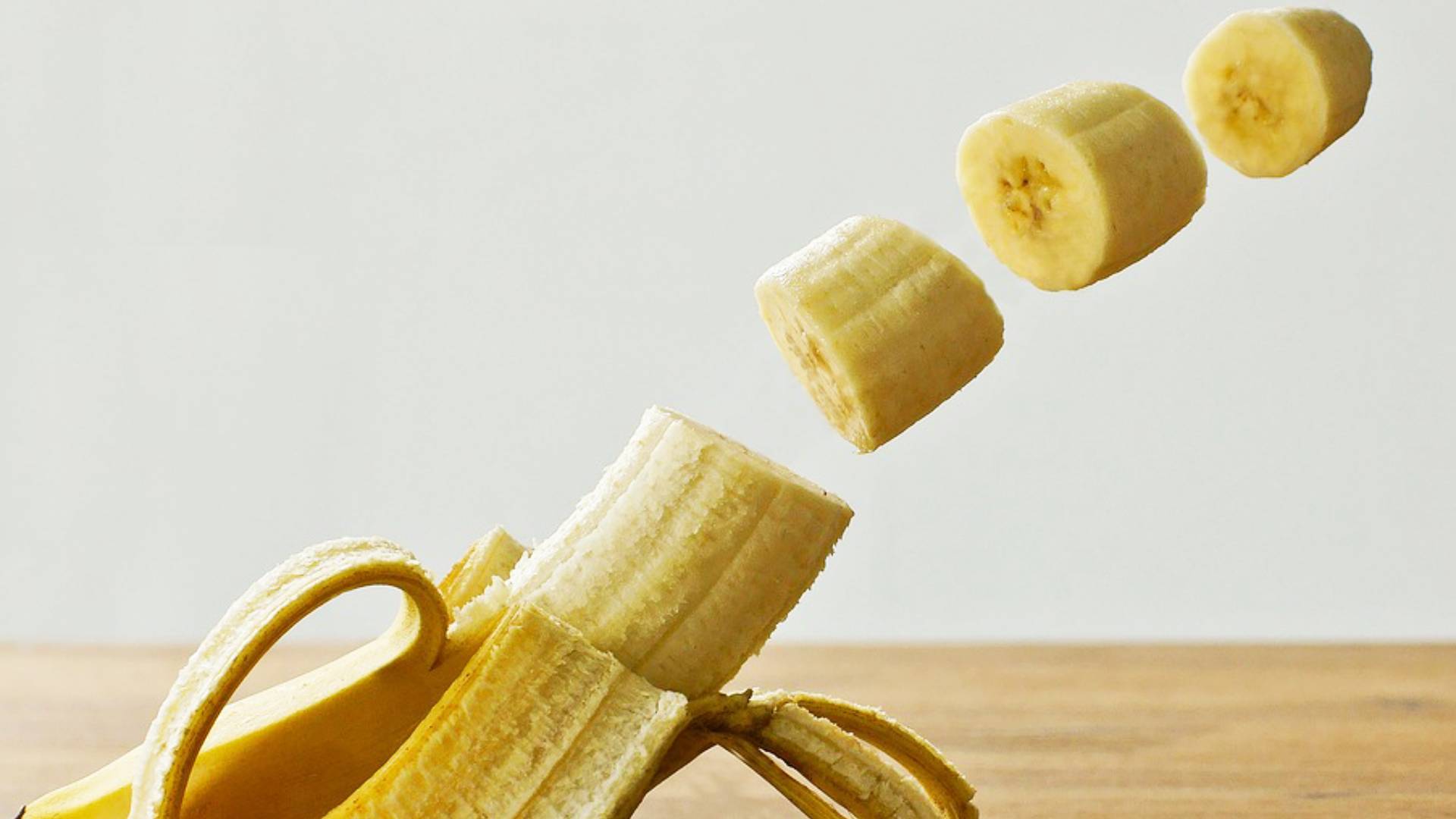 Banana Health benefits: डायबिटीज से लेकर डायरिया तक, हर रोज एक केला खाने भर से दूर हो सकती हैं ये बीमारियां