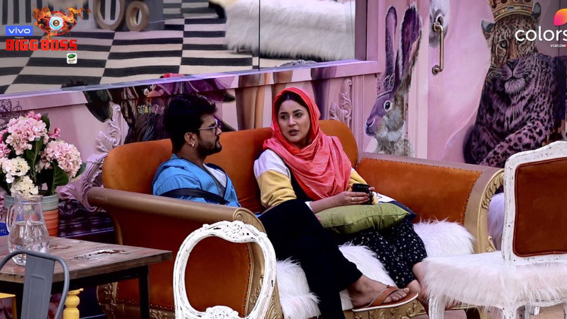 Bigg Boss 13 Day 39: सिद्धार्थ शुक्ला-खेसारी लाल यादव में हुई अनबन, शहनाज गिल का हुआ रो-रो कर बुरा हाल