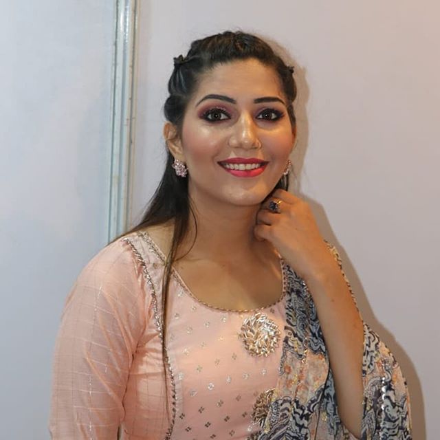 Sapna Chaudhary की मुश्किलें बढ़ी एक्सीडेंट मामले में दर्ज हुआ उनके खिलाफ FIR, कैंटर चालक ने दर्ज कराई FIR