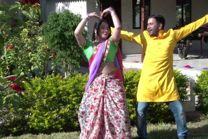 Holi Bhojpuri Song 2020: आम्रपाली दुबे ने निरहुआ के साथ किया धमाकेदार डांस, हॉट मूव्स भी करते नजर आए एक्टर्स