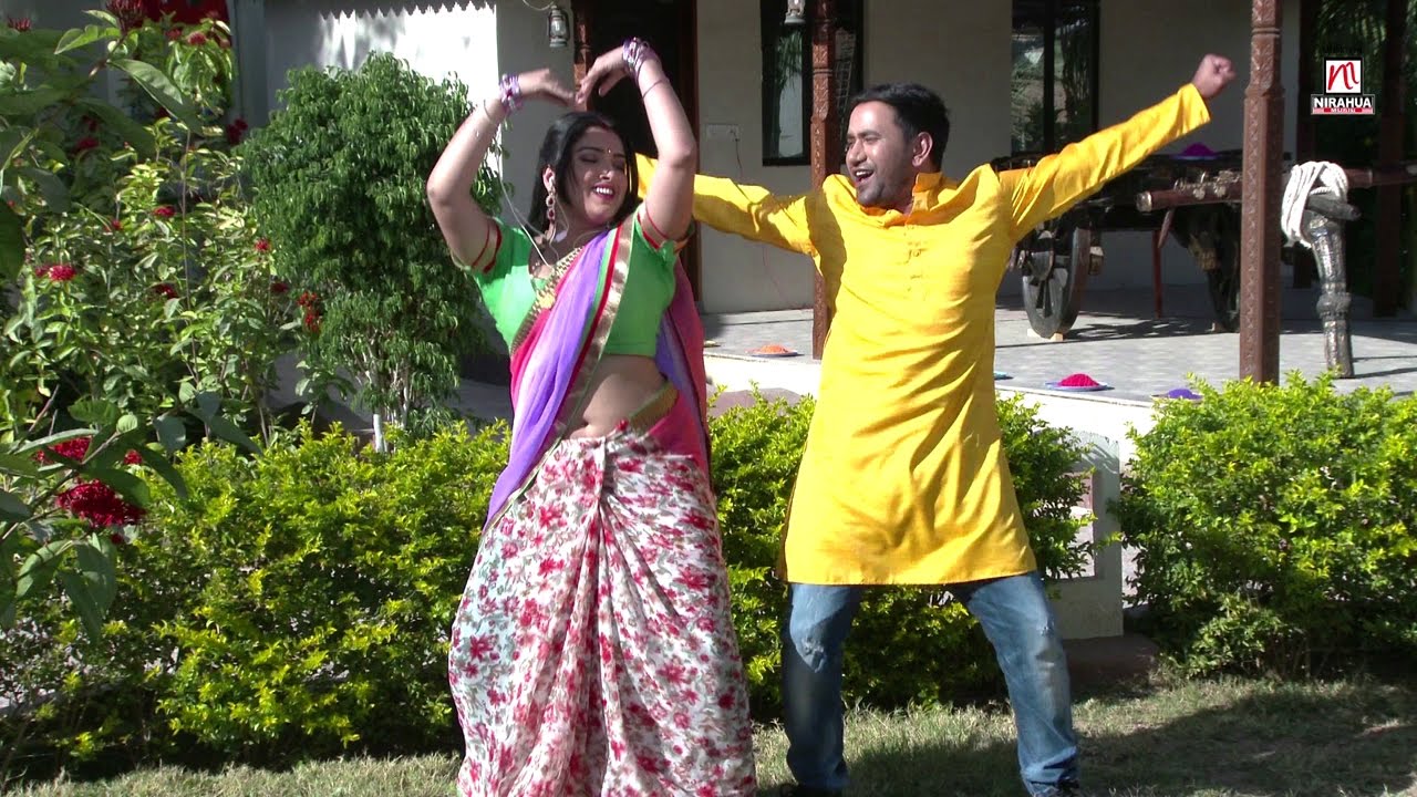 Holi Bhojpuri Song 2020: आम्रपाली दुबे ने निरहुआ के साथ किया धमाकेदार डांस, हॉट मूव्स भी करते नजर आए एक्टर्स