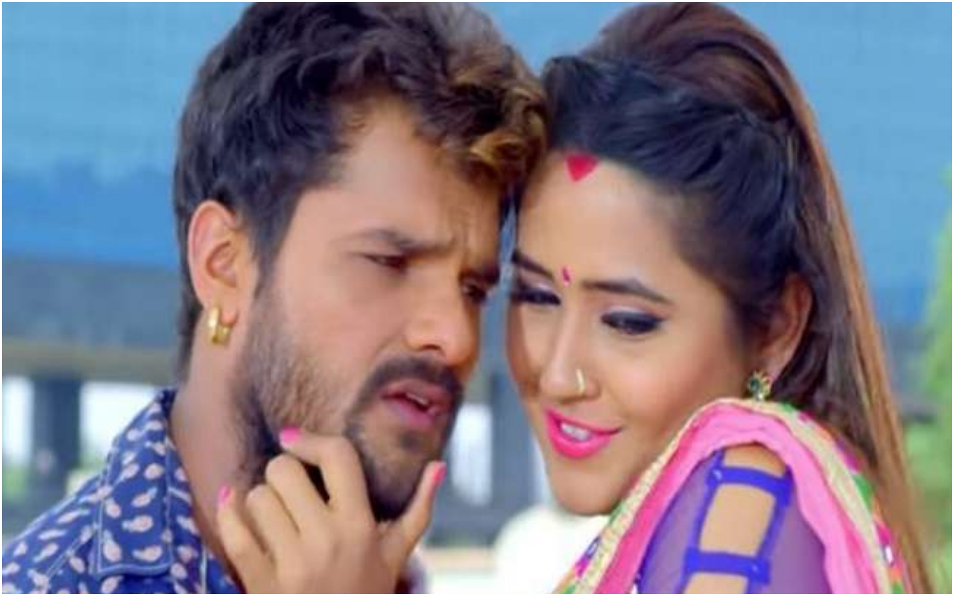 Bhojpuri Song: खेसारी लाल ने काजल राघवानी के साथ रोमांटिक अंदाज में मचाया धमाल, देखें वीडियो