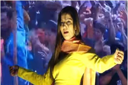 Sapna Chaudhary Video: सपना चौधरी ने हरयाणवी गाना ‘मेरा के नापेगा भरतार’ पर बिखेरा अपने डांस का जादू