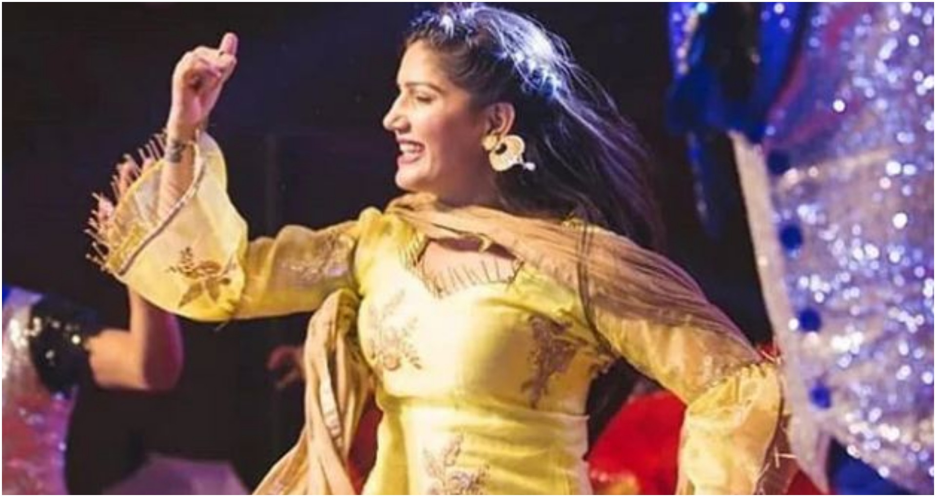 Sapna Choudhary Dance Video: सपना चौधरी ने अपने डांस मूव्स से किया फैंस को घायल, Video हुआ वायरल