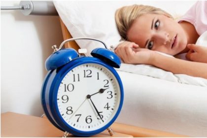 Lockdown Sleep Schedule: रात में नींद नहीं आती है? आपनाये ये नुस्खे आप को ज़रुर आएगी नींद