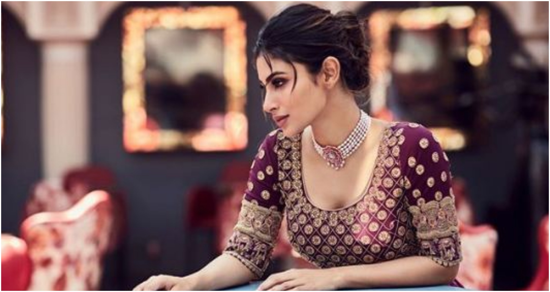 Mouni Roy Photos: मौनी रॉय ने दुल्हन के अवतार से सोशल मीडिया पर लगाई आग