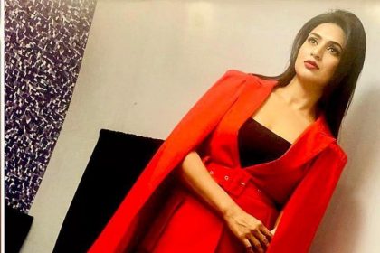 Divyanka Tripathi Dahiya का ये फॉर्मल लुक देख आप भी हो जाएंगे उनके दीवाने, रेड ब्लेजर में लग रहीं है कातिल