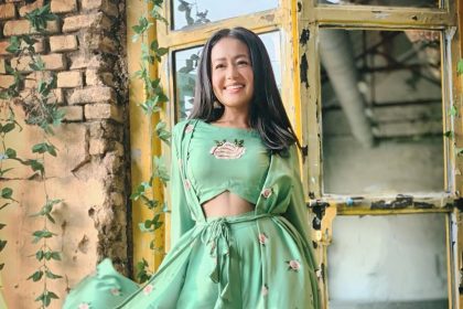 Neha Kakkar Photos: मशहूर सिंगर नेहा कक्कड़ का ये ग्लैमरस लुक देख बन जाएगा आपका दिन, यहाँ देखे तस्वीरें