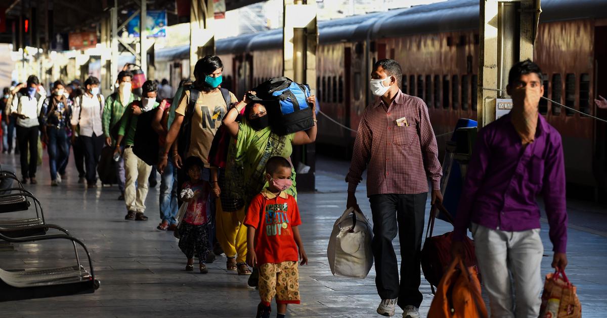 प्रवाशी मजदूरों से नहीं लिया जाएगा बस या ट्रैन का किराया, रेलवे करे पानी और खाने की व्यवस्था: सुप्रीम कोर्ट