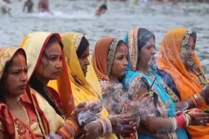 Bhojpuri Chhath Geet 2020: छठ महापर्व पर इन भोजपुरी सितारों के गानों की धूम, देखें वीडियो