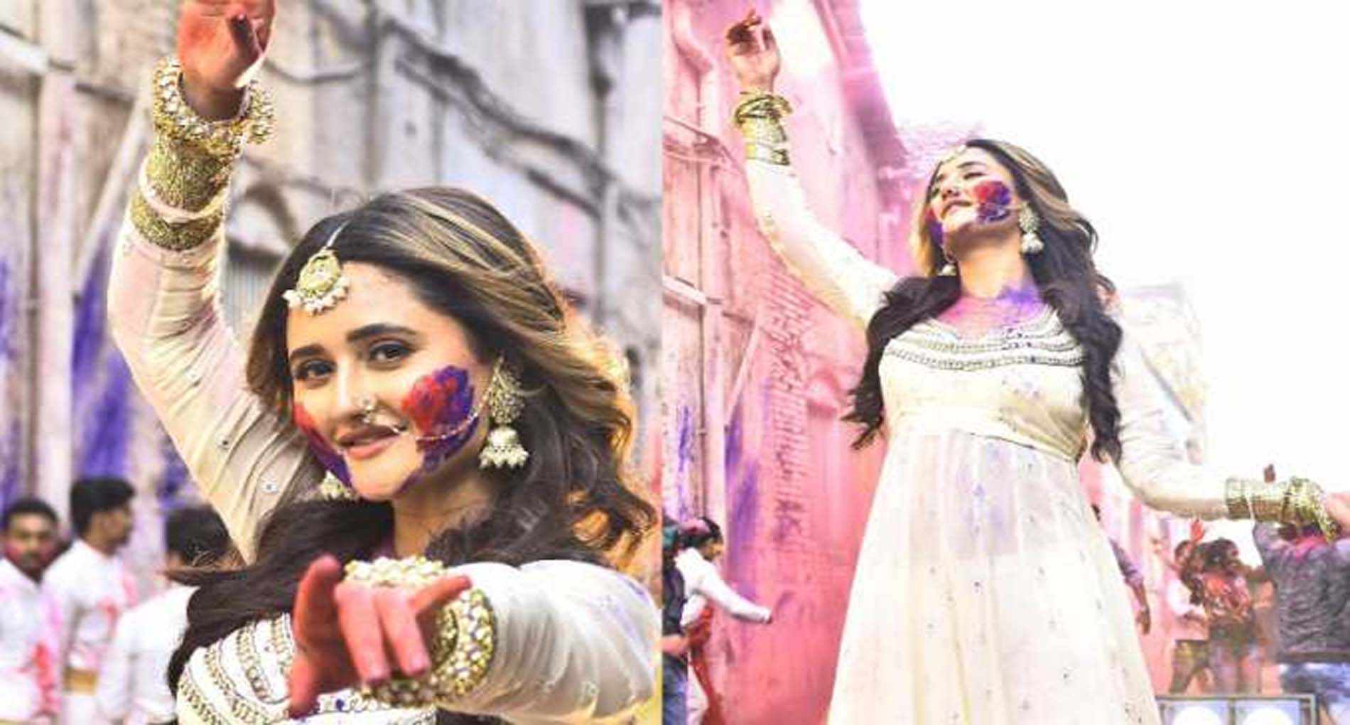 Rashami Desai Holi Song: होली के रंग में रंगीं रश्मि देसाई, फैंस भी देखते रह गए वीडियो