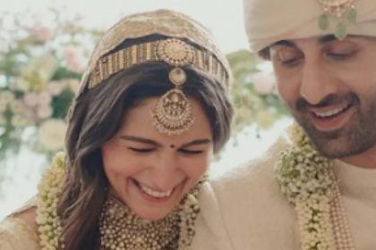 Ranbir Kapoor-Alia Bhatt Marriage Photos: ‘दूल्हा’ रणबीर ने किया ‘दुल्हन’ आलिया को Kiss, सामने आई पहली तस्वीर