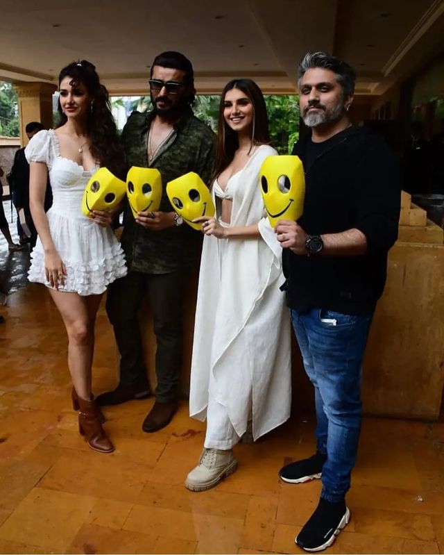 tara sutaria with arjun kapoor and disha patani