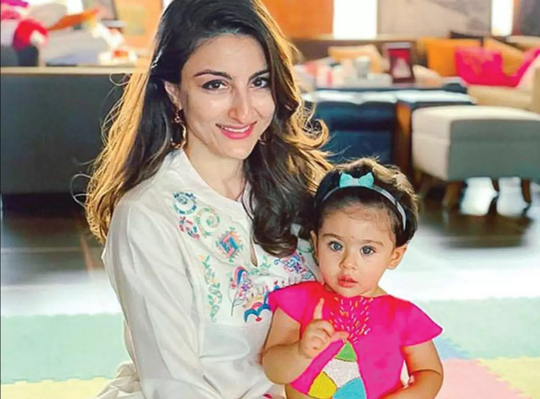 Soha Ali Khan With Daughter Inaaya