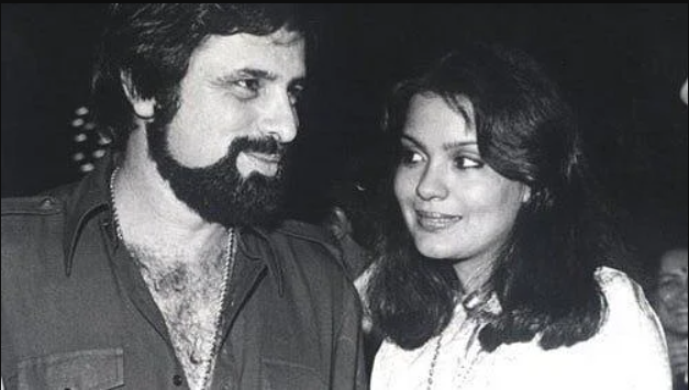 zeenat aman with sanjay khan